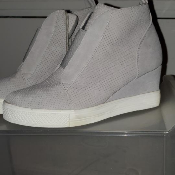 Sneakers - Picture 2 of 2